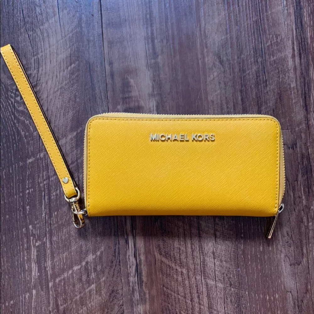 MICHAEL KORS YELLOW LEATHER ZIP Around WALLET